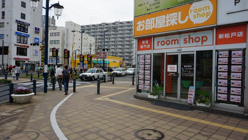 ➂ room shopの角を右へ